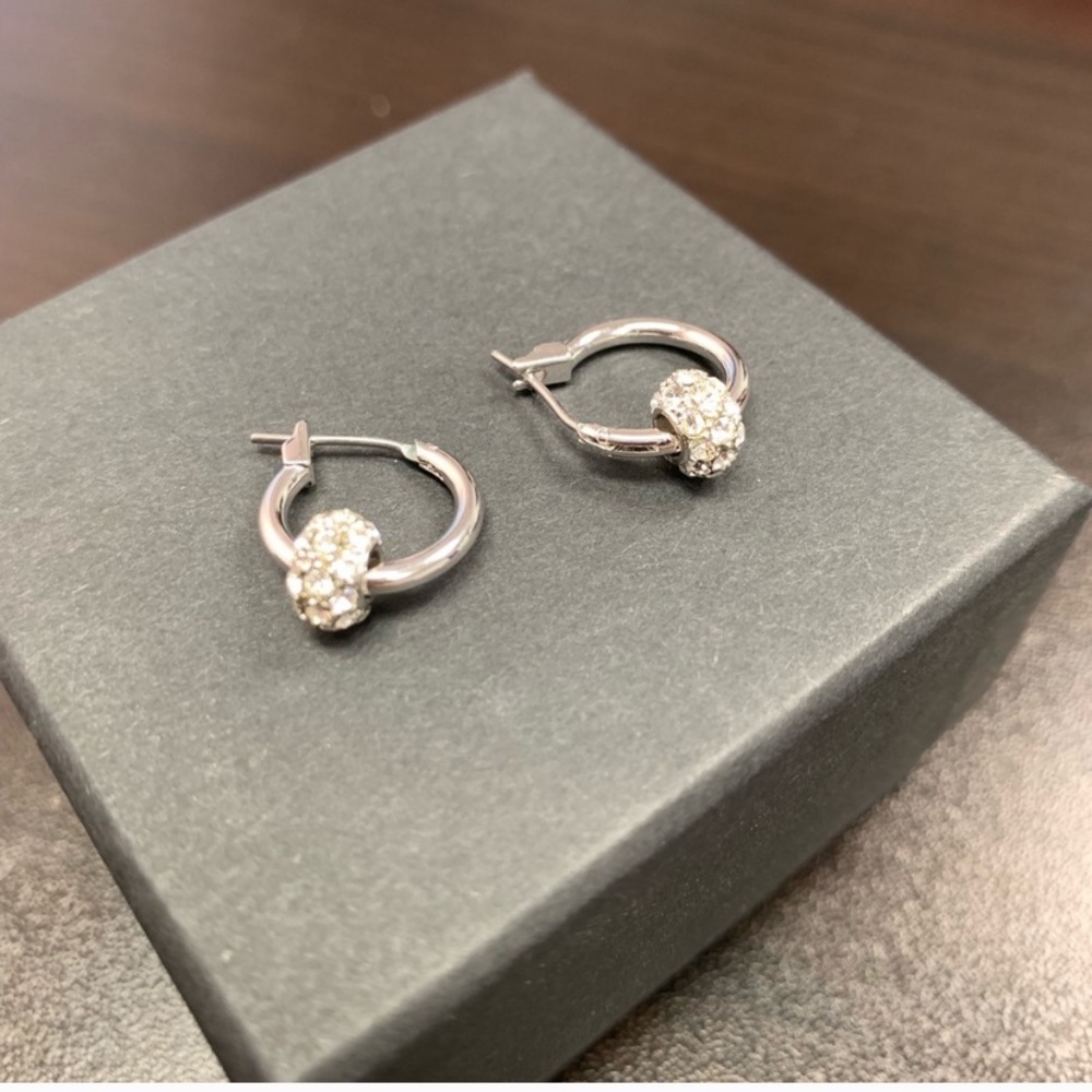 4/$19 🔥 silver crystal embedded silver earrings